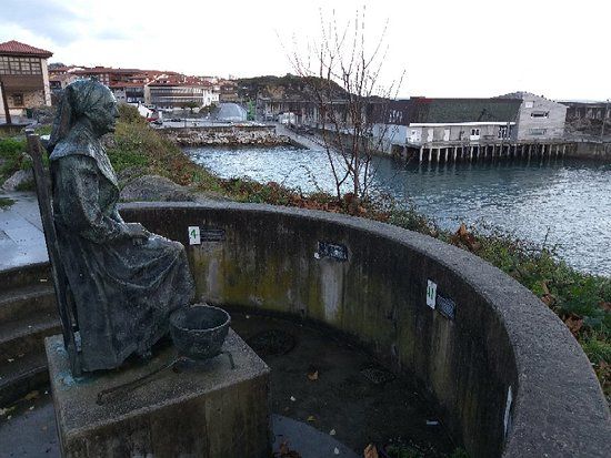 il Monumento a la Mujer del Pescador