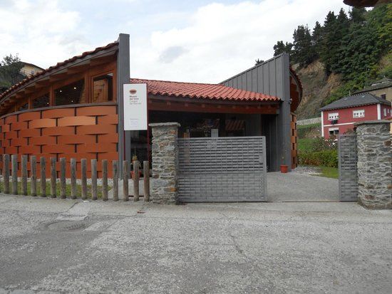 el Museo del Vino de Cangas del Narcea