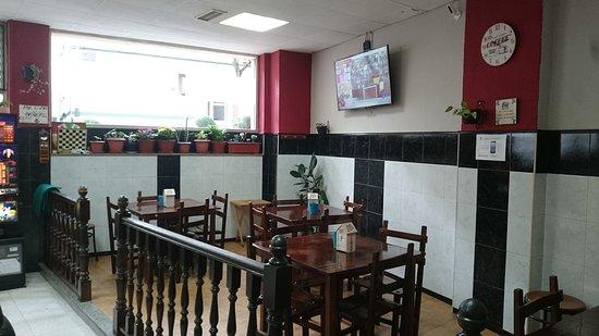 Bar JR